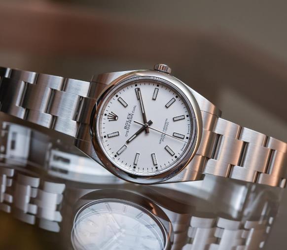 The classic Rolex has been designed with simplicity and elegance.
